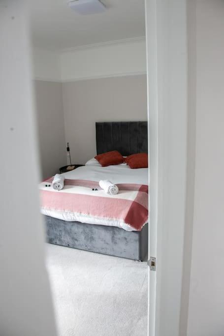 Coastal Haven In Leigh-on-sea Саутенд-он-Си