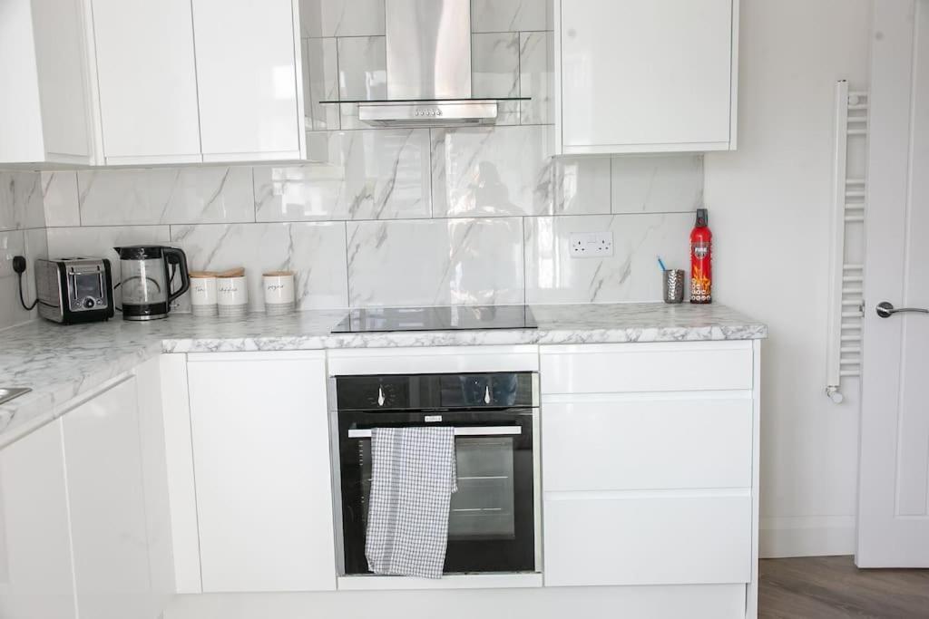 Coastal Haven In Leigh-on-sea