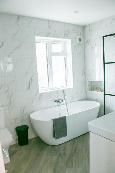 Apartment Coastal Haven In Leigh-on-sea Southend-on-Sea